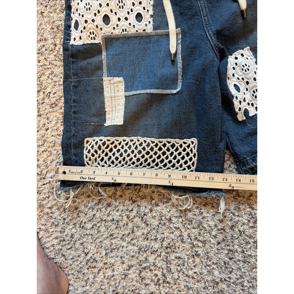 Pilcro Patchwork Shorts Women's  Sz 31 Patchwork Denim Bermuda Shorts Pre-Owned - Picture 7 of 9